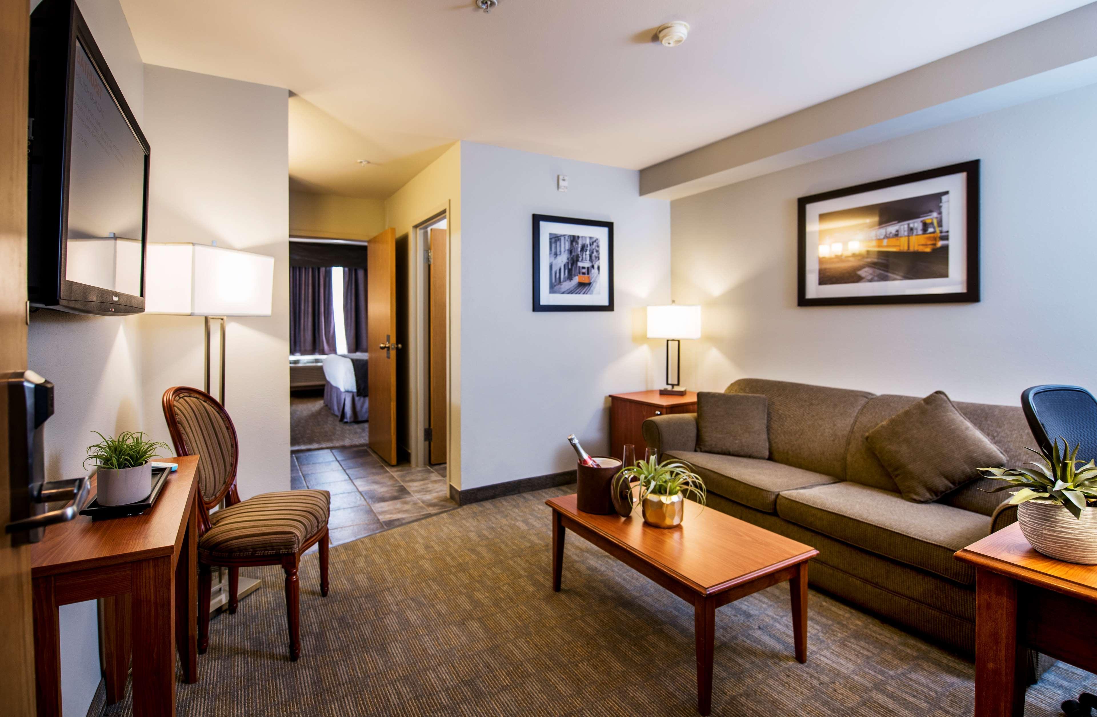 Best Western Plus Moncton Hotel Bagian luar foto